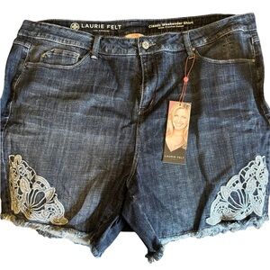 Laurie Felt denim shorts with crochet detail size 20W NWT